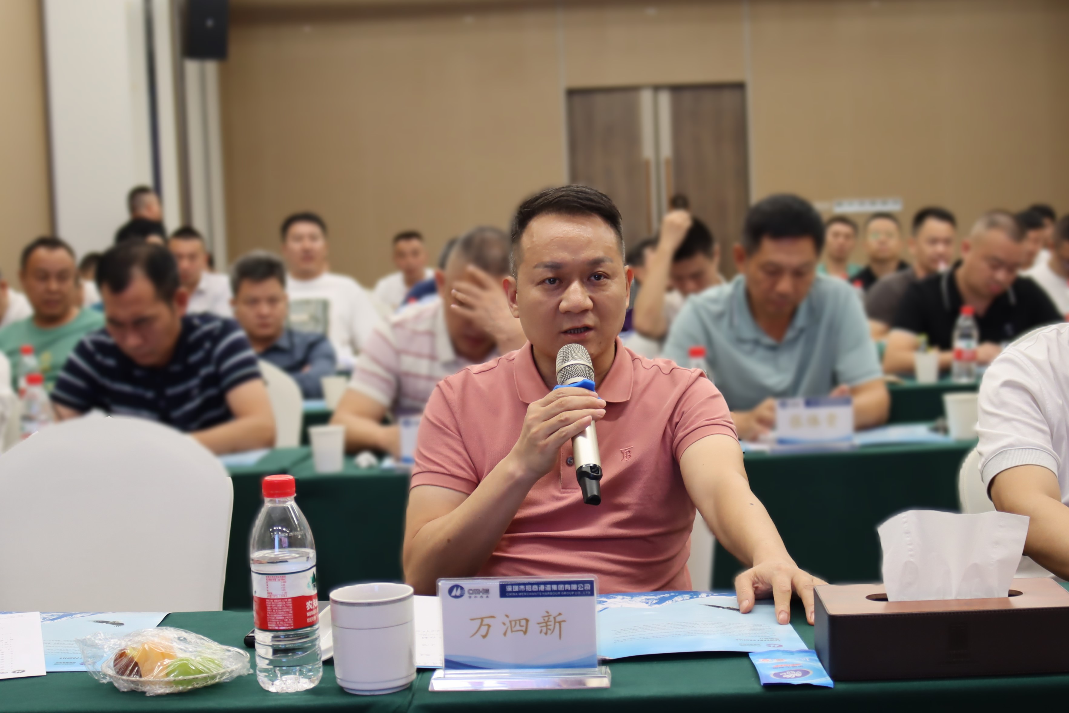 港創(chuàng)股份公司董事、總經(jīng)理萬泗新發(fā)言2.JPG